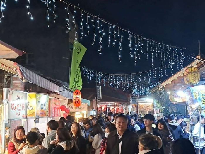 金蛇吐春行大運,初三睡飽臺南嚐鮮暖暖「蛇」 金蛇吐春行大運,初三睡飽臺南嚐鮮暖暖「蛇」