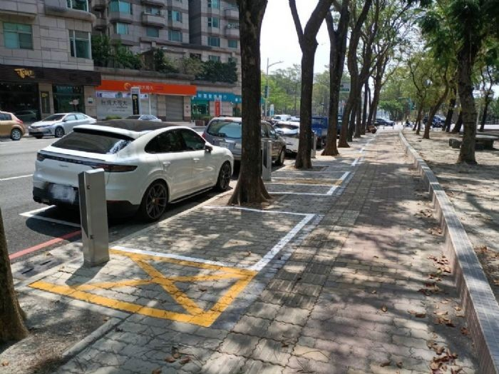 高雄市智慧停車系統升級,打造便捷智慧停車新體驗 高雄市智慧停車系統升級,打造便捷智慧停車新體驗