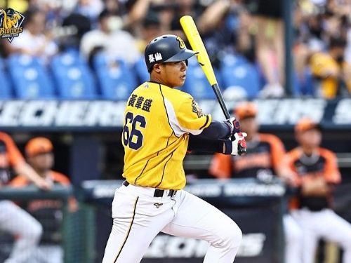 黃韋盛全壘打完美收官！兄弟隊狂攻12支安打，培證英雄