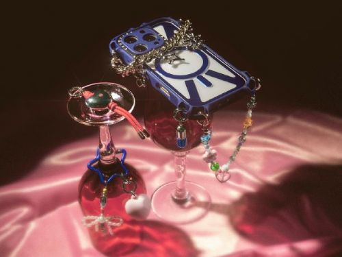 CASETiFY 兒童節萌物大爆擊！療癒系配件讓大人也瘋狂；CASETiFY 與傳奇女團 2NE1、法國時尚精品 Maison Kitsuné 聯名全新系列上市