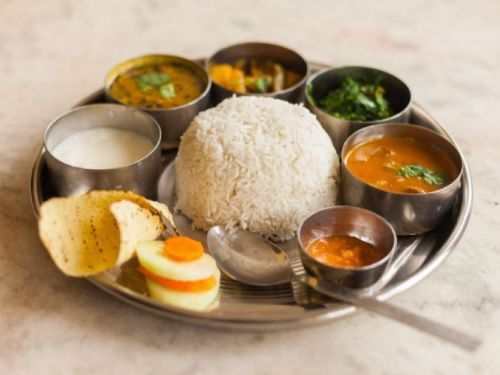 日本上班族尼泊爾吃咖哩「3600倍奉還」！免費加菜成悲劇教訓