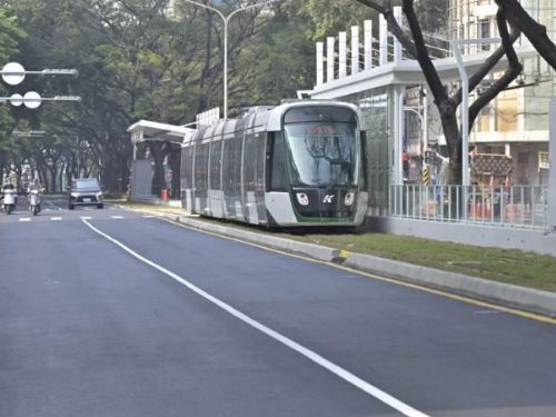 迎高雄輕軌明年元旦成圓 大順路先鋪美美！全面刨鋪換新