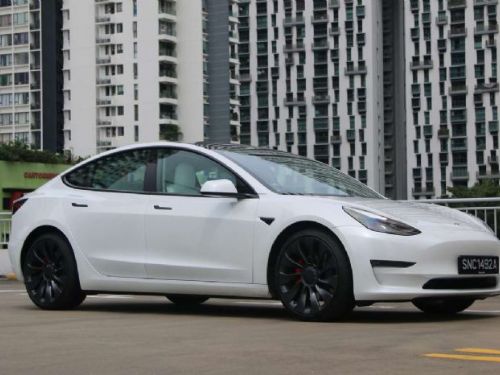 Elon Musk 宣布 Tesla 推出首款機器人計程車，可能與 Uber、Lyft 等合作