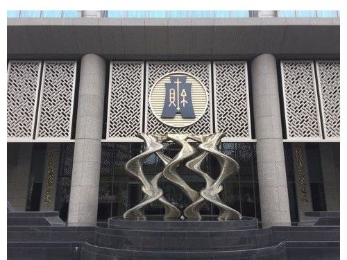 海外旅居民眾遭遷出戶籍之後，若有中華民國來源收入，扣繳義務人需依照非居住者標準進行扣繳