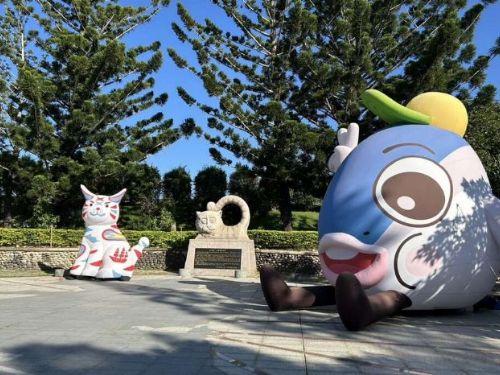 虎貓相爭，魚頭君也想分一杯羹！