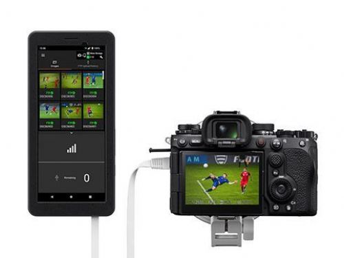 Sony推出5G行動數據傳輸設備「PDT-FP1」，針對數位單眼與專業攝影器材的連網傳送需求