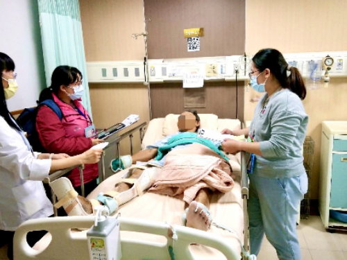 長照尋人奇蹟  協助分離30年的兄弟重逢團圓