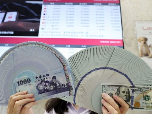 台幣將於2/7封關，預計連續兩年貶值