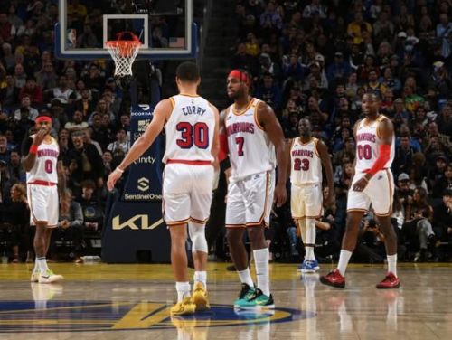 勇士逆轉灰狼，關鍵三分定勝局