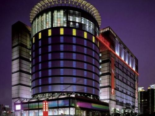 新光三越蟬聯台中地王 每坪約232.7萬元