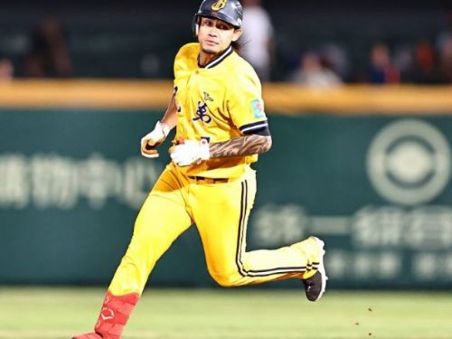 中信兄弟逆轉狂攻！8局上灌進7分，以4分差距擊敗統一獅