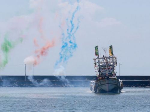 高雄中芸漁港新漁筏泊區啟用，推動漁業發展與繁榮