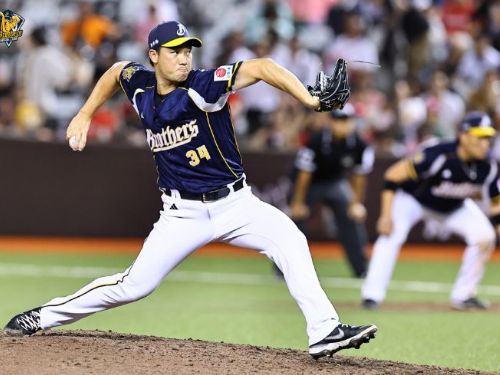 中信兄弟移師大巨蛋，逆轉味全龍開啟三連戰首勝