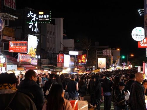 台灣祭首日創下30萬人次，墾丁熱鬧非凡引爆觀光商機