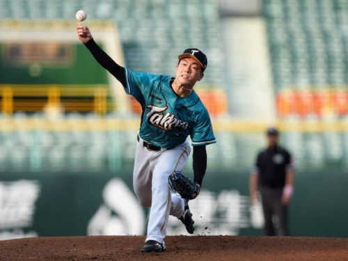 台鋼雄鷹擊敗味全龍，小野寺賢人獲首勝