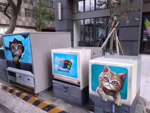 朝聖打卡去！ 台中超吸睛「街頭彩繪變電箱」偽裝電腦、咖啡機 網讚：終於不是山水畫了