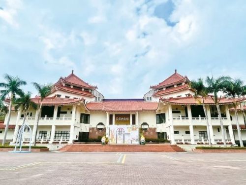 1500坪月租僅5千 高雄物產館淪倉庫...議員痛批