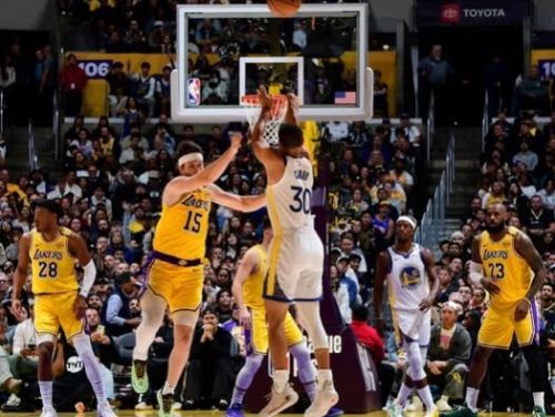 勇士成功逆襲湖人，Curry與Podziemski表現精彩