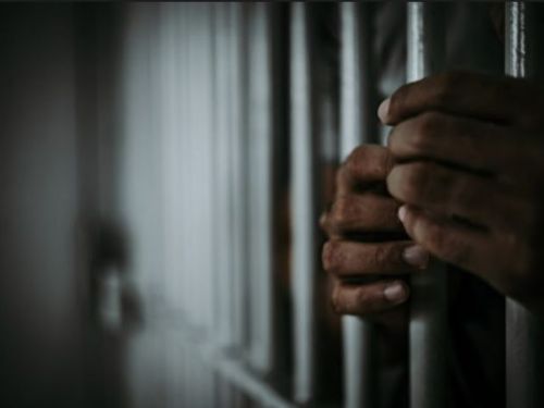 無罪獲釋！奧克拉荷馬州71歲男子冤獄48年 獲賠償卻面臨肝癌挑戰