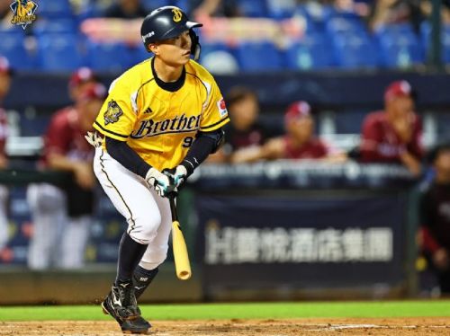中信兄弟主場迎戰樂天桃猿，遺憾未能取勝但展現頑強精神