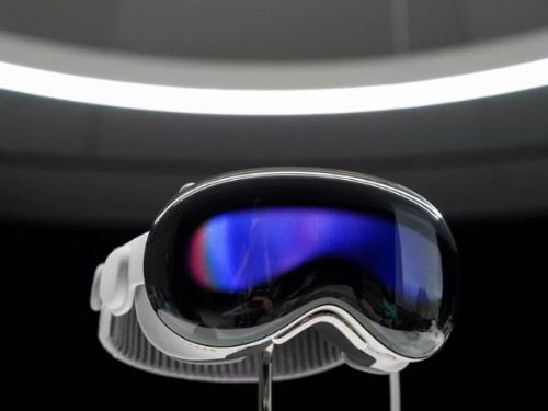 蘋果頭戴裝置Vision Pro「超具突破性」是否一上市就買？網送1句話回酸
