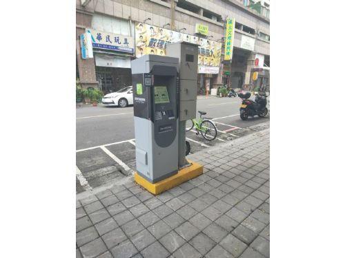 高市衛武營智慧停車區：繳費機全面檢修，提供便捷繳費服務