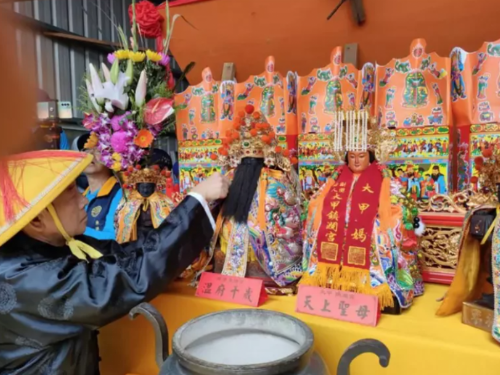 大甲媽祖首度南巡屏東首站內埔天后宮 警方交通疏導