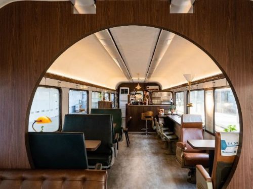 鐵道迷衝了！「台中驛鐵道文化園區」文青選物店、復古車廂咖啡廳一起走路歷史