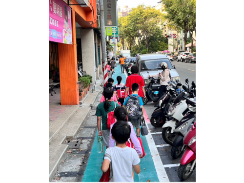 高雄市交通局：標線型人行道促進友善通行