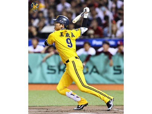 中信兄弟以8比11不敵樂天，兄弟們再戰統一7-ELEVEn獅！