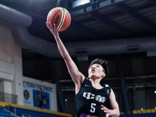 中華藍奪勝「瓊斯盃女籃內戰」，以79:56擊敗中華白