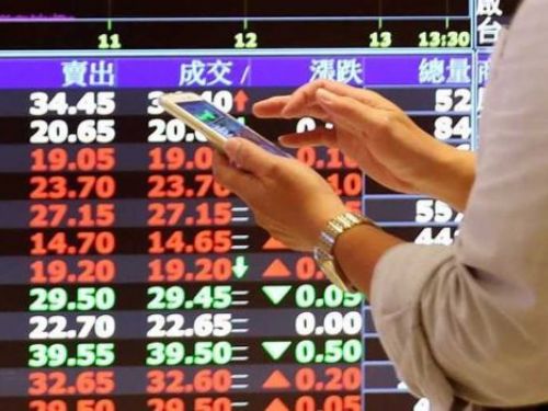 台股早盤震盪後回穩，台積電開盤跌幅收斂