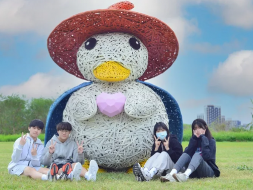 三重鴨鴨公園地景藝術展日夜都美 2023魔法世界9日登場