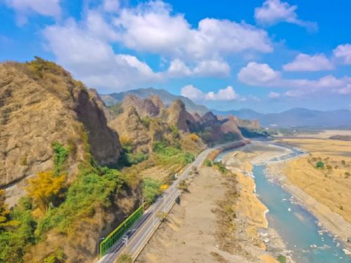 高雄夏祭新鮮市金煌芒果季開幕：清涼夏日遊山城