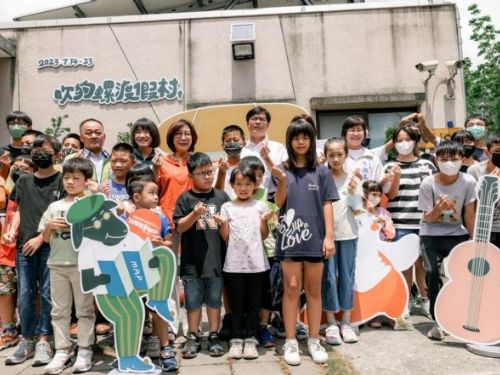 高雄「吹狗螺度假村」歡慶國際流浪動物日：親子同樂，傳遞愛心與關懷