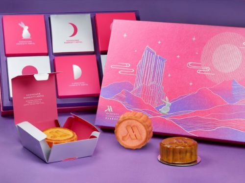 高雄萬豪酒店「月映丹秋」中秋禮盒：溫暖團圓的美味饗宴