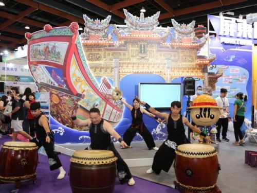 台北國際夏季旅展熱鬧登場，屏東縣館帶來滿滿福氣