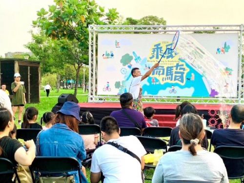 高雄觀光局首辦「乘風而騎」單車活動，親子共賞岡山文藝之美