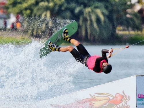 2024纜繩滑水國際公開賽，世界冠軍Julia Rick等好手齊聚高雄蓮潭