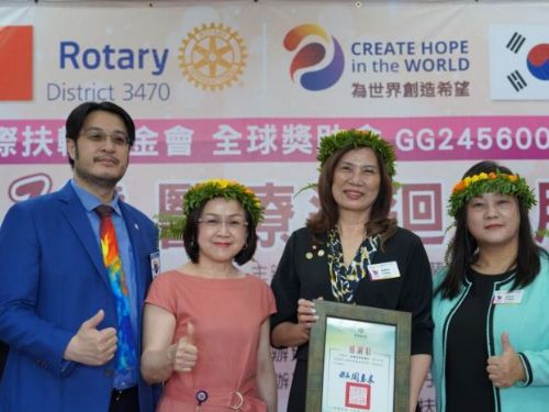 屏東縣政府感謝台南市善化蘭心扶輪社捐贈巡迴醫療車