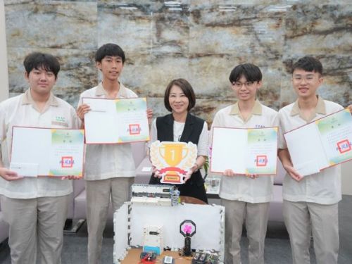 屏東高中學生勇奪國際機器人大賽冠軍！