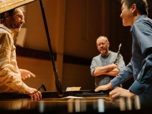 高美館《瞬間—穿越繪畫與攝影之旅》特展：視覺與聽覺的雙重饗宴