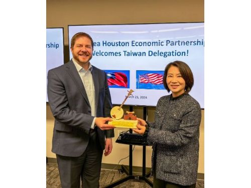 為屏東推動太空產業做好準備 ，周春米參訪休士頓及簽署人才培育MOU