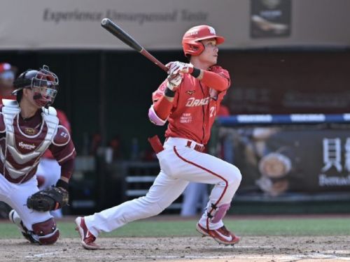 味全龍逆轉擊敗樂天桃猿，7比4勝出！