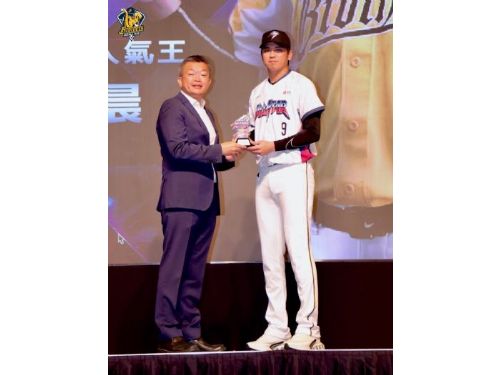 中信兄弟「黃衫軍」進軍明星賽，王威晨再奪人氣王