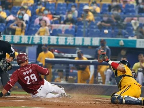 中職／沒考慮陳俊秀洲際buff 兄弟領隊注意到他的球商