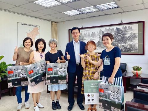 「心意隨手相送」 五一勞動節，交通大隊感恩有你