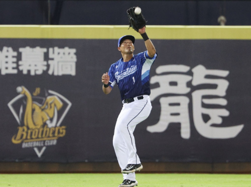 富邦悍將力克中信兄弟，生死戰中獲得關鍵勝利