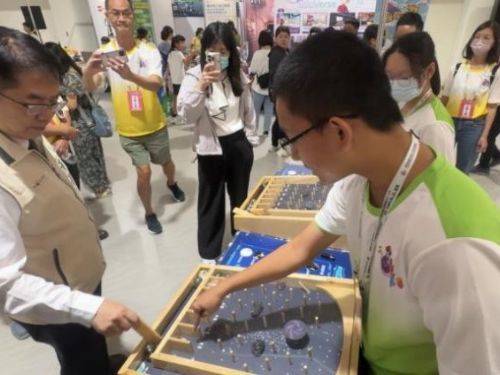 第64屆中小學科學展覽會熱烈開幕：探索科技與歷史的奇妙旅程