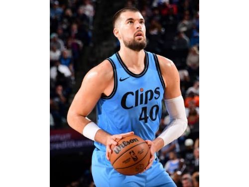 快艇大勝獨行俠，取得4連勝，Zubac完美表現驚艷全場